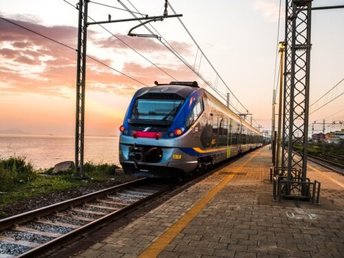 L’Associazione Ferrovie in Calabria lancia l’iniziativa “Viaggia in Treno e Scopri la Calabria”
