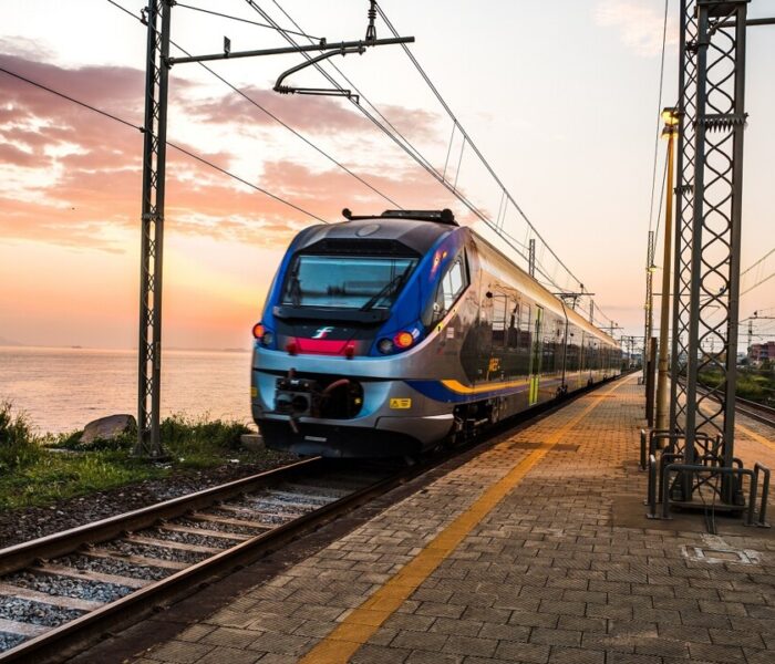L’Associazione Ferrovie in Calabria lancia l’iniziativa “Viaggia in Treno e Scopri la Calabria”